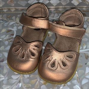Livie and Luca Metallic Rose Gold shoes Size 7